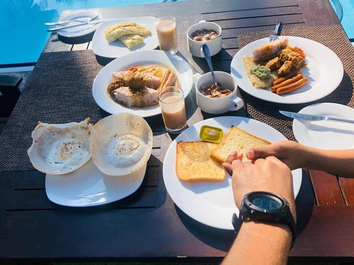 Blue Beach Hotel Ваддува Экстерьер фото