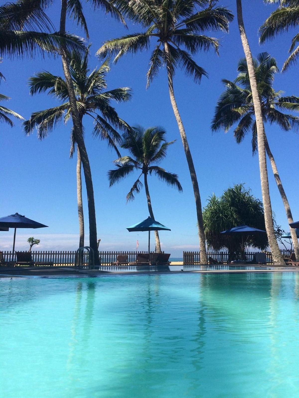 Blue Beach Hotel Ваддува Экстерьер фото
