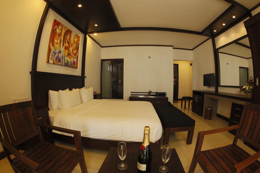 Blue Beach Hotel Ваддува Экстерьер фото