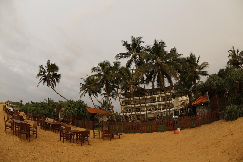 Blue Beach Hotel Ваддува Экстерьер фото
