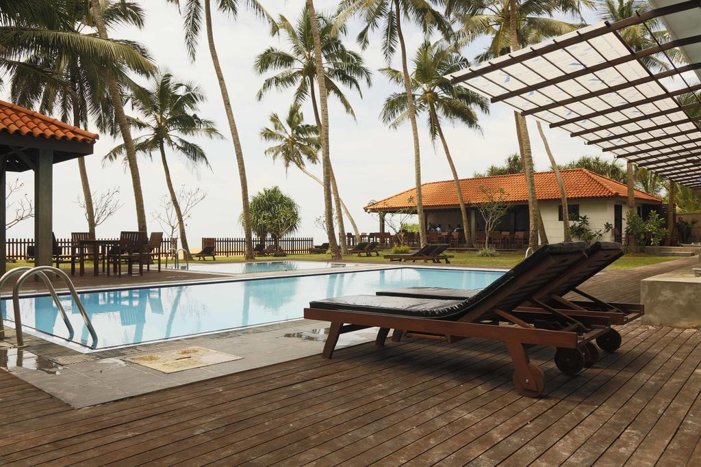 Blue Beach Hotel Ваддува Экстерьер фото