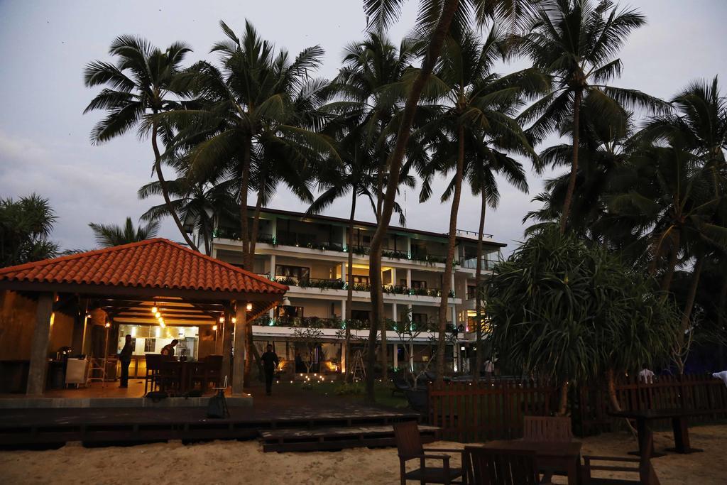 Blue Beach Hotel Ваддува Экстерьер фото